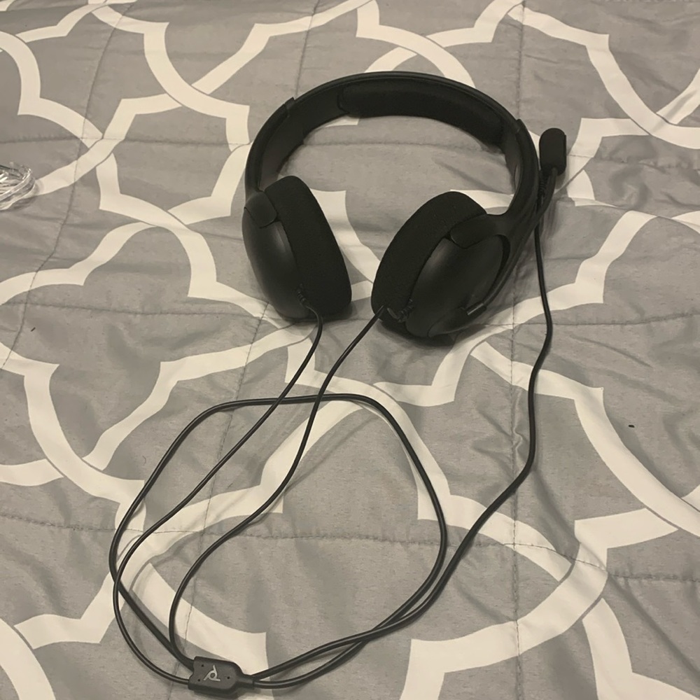 PS4 brand headset